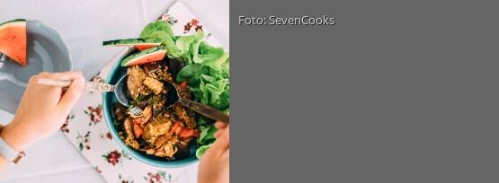 Rezeptbild für "Auberginen-Minz-Salat mit Wassermelonendressing"