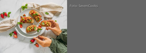 Rezeptbild für "Avocado-Erdbeer-Bruschetta"