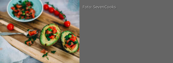 Rezeptbild für "Avocado vom Grill mit Tomatensalsa"