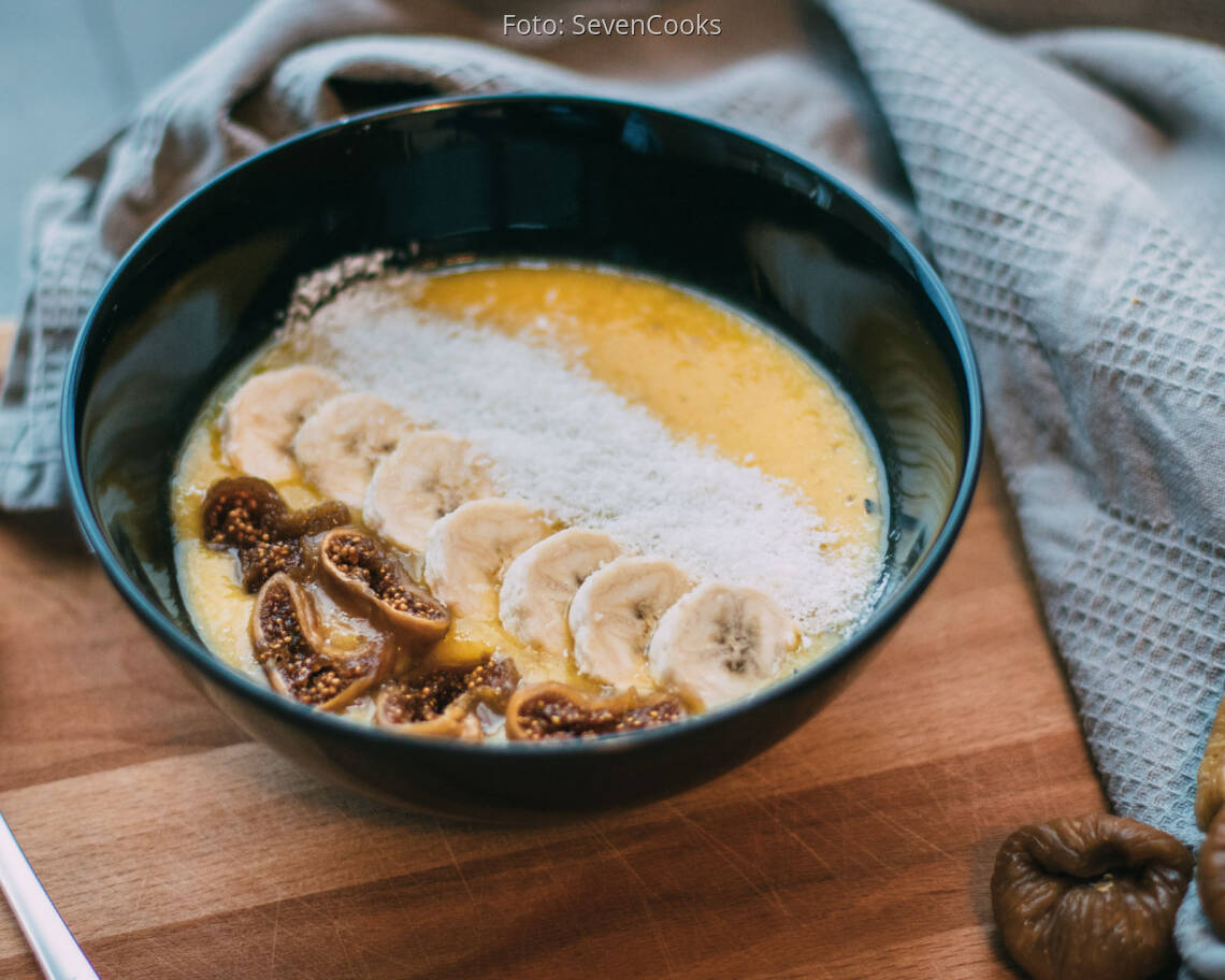 Veganes Rezept: Bananen-Birne-Mango-Bowl