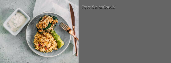 Rezeptbild für "Überbackener Brokkoli mit Paranusskruste und Bulgur-Gemüse"