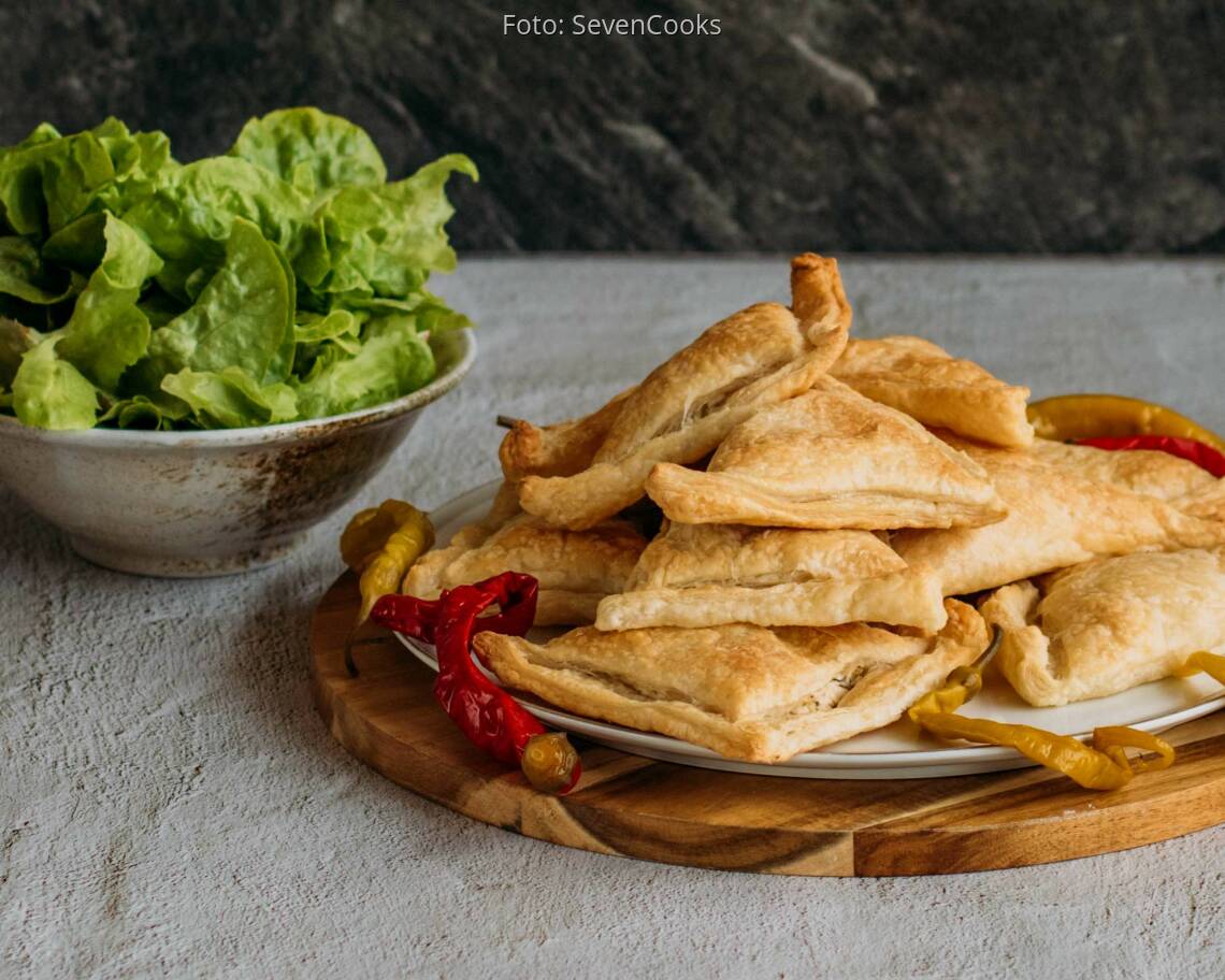 Veganes Rezept: Blätterteigtaschen mit Frischkäse-Peperoni-Füllung 2