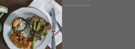 Rezeptbild für "Blumenkohl- und Brokkolisteaks mit cremiger Austernpilzsauce"