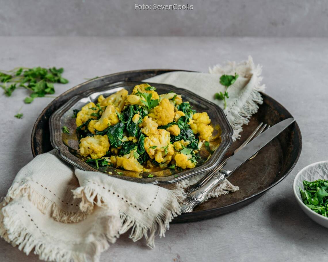 Veganes Rezept: Blumenkohl und Spinat auf indische Art 2