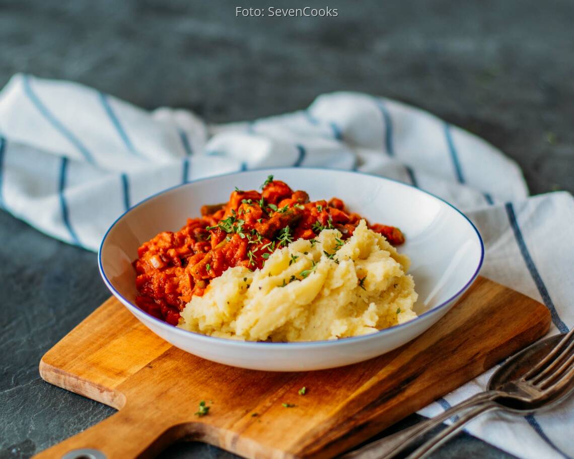 Veganes_Rezept:_Bohnen_mit_Räuchertofu_und_Kartoffelstampf_1