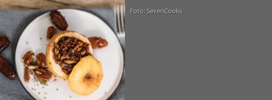 Rezeptbild für "Bratapfel mit Anis-Dattel-Füllung"