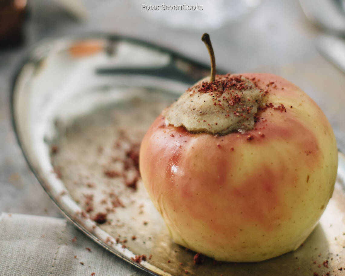 Veganes Rezept: Bratapfel mit Marzipan