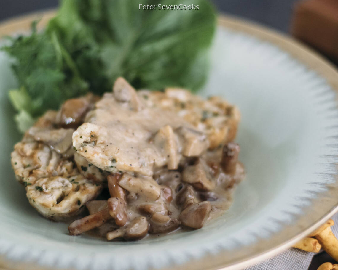 Veganes Rezept: Brezenknödel mit Pfifferling-Champignon-Rahmsauce