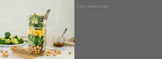 Rezeptbild für "Brokkoli Mango Salat im Glas"