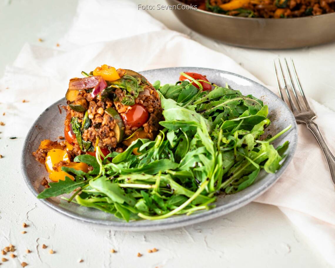 Veganes Rezept: Buchweizen-Pfanne mit Rucolasalat 1