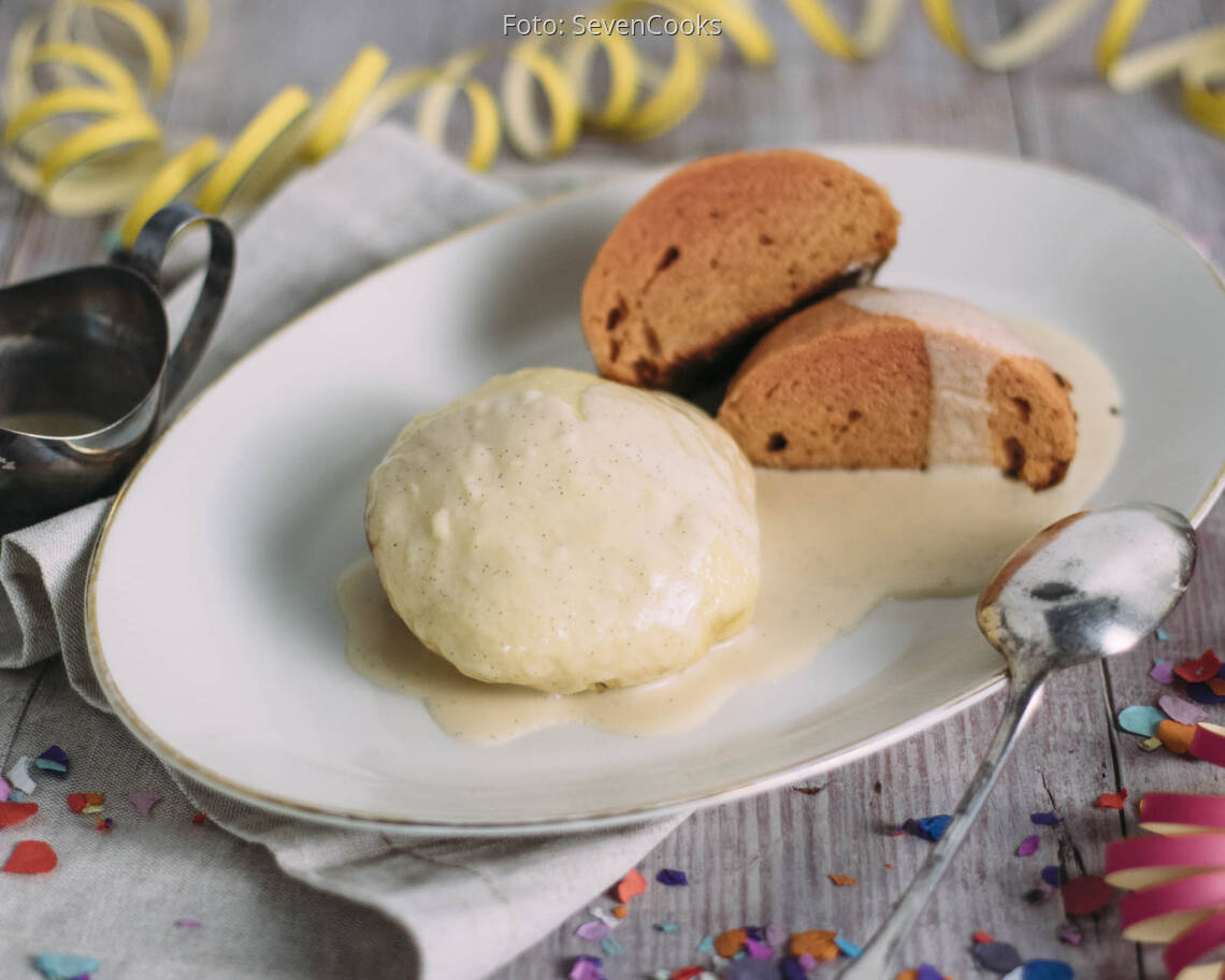 Veganes Rezept: Bunte Dampfnudeln mit Vanillesoße_2