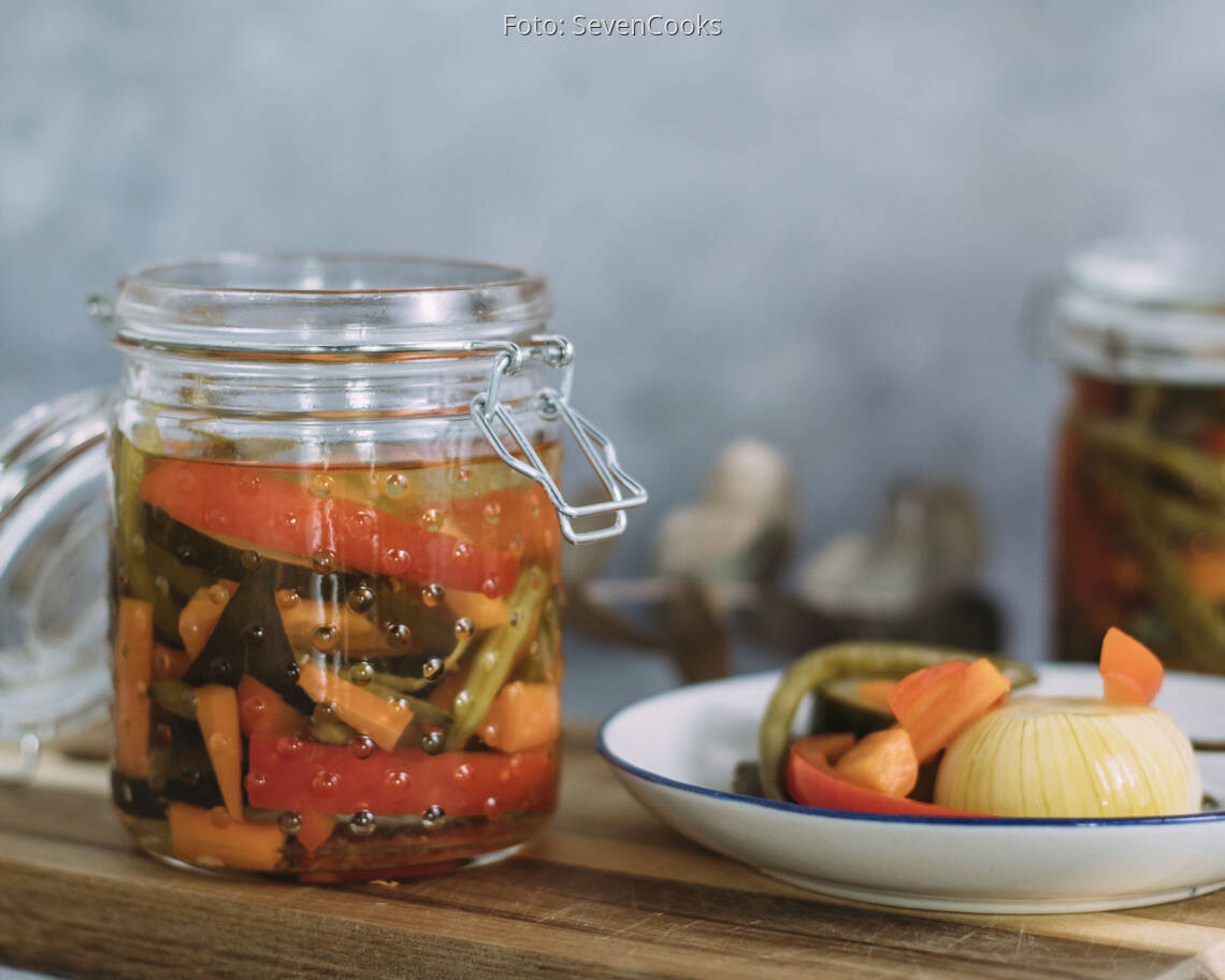 Veganes Rezept: Buntes eingelegtes Gemüse