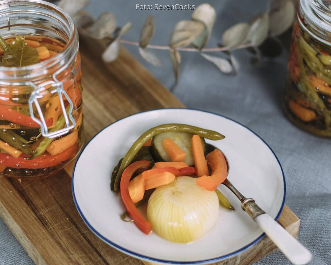 Veganes Rezept: Buntes eingelegtes Gemüse