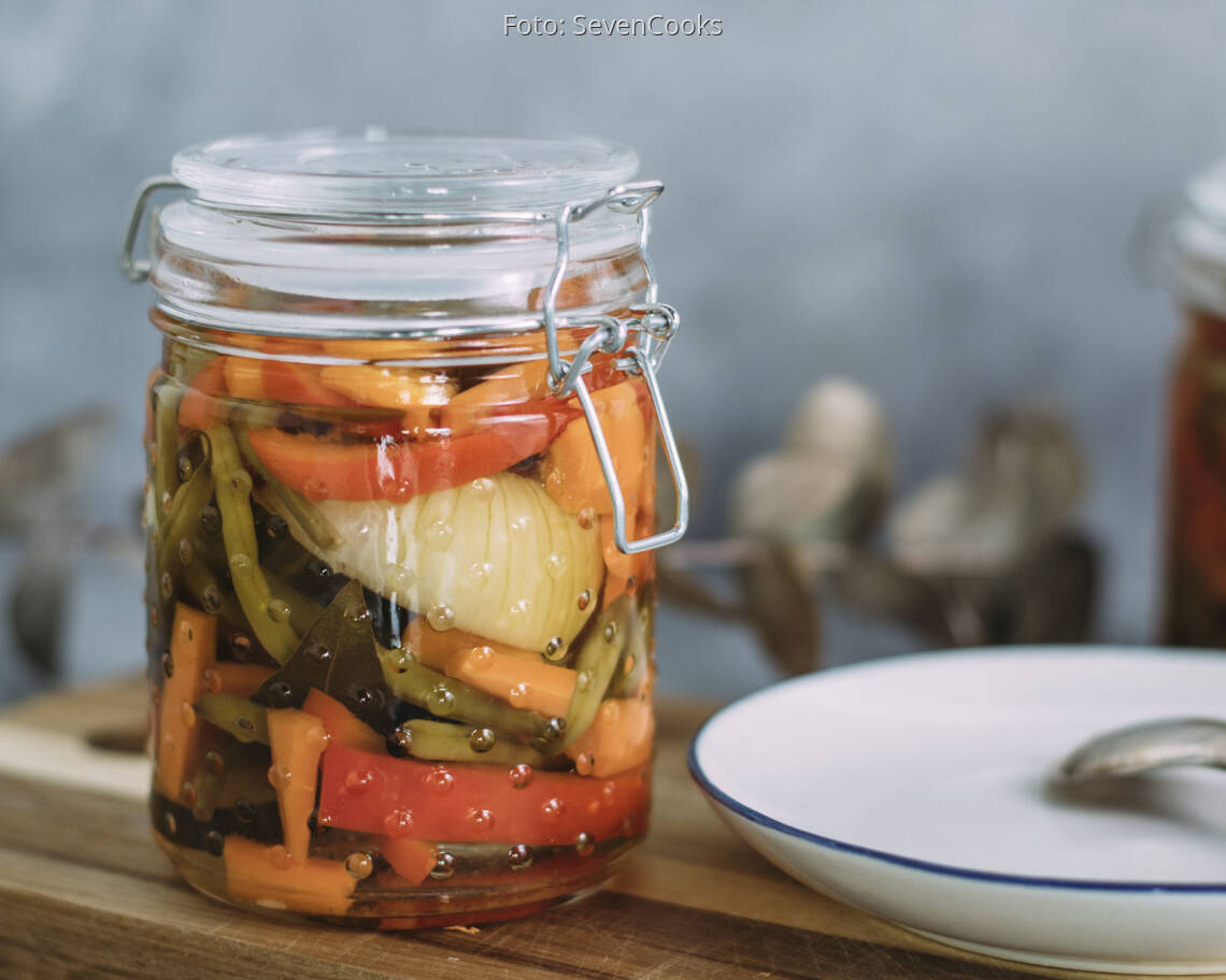 Veganes Rezept: Buntes eingelegtes Gemüse