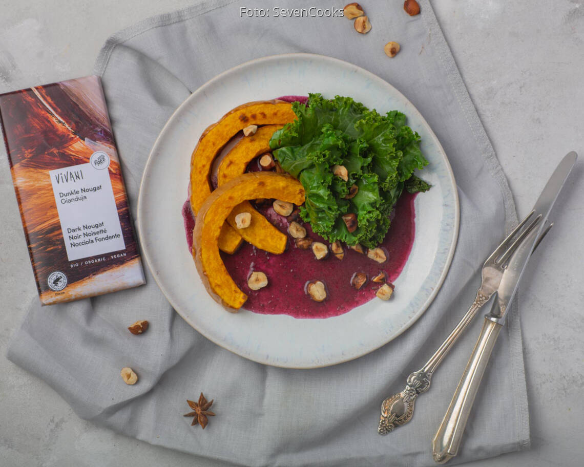 Veganes Rezept: Butternutkürbis mit Schokoladen-Rotwein-Sauce und Grünkohl-Chips 1