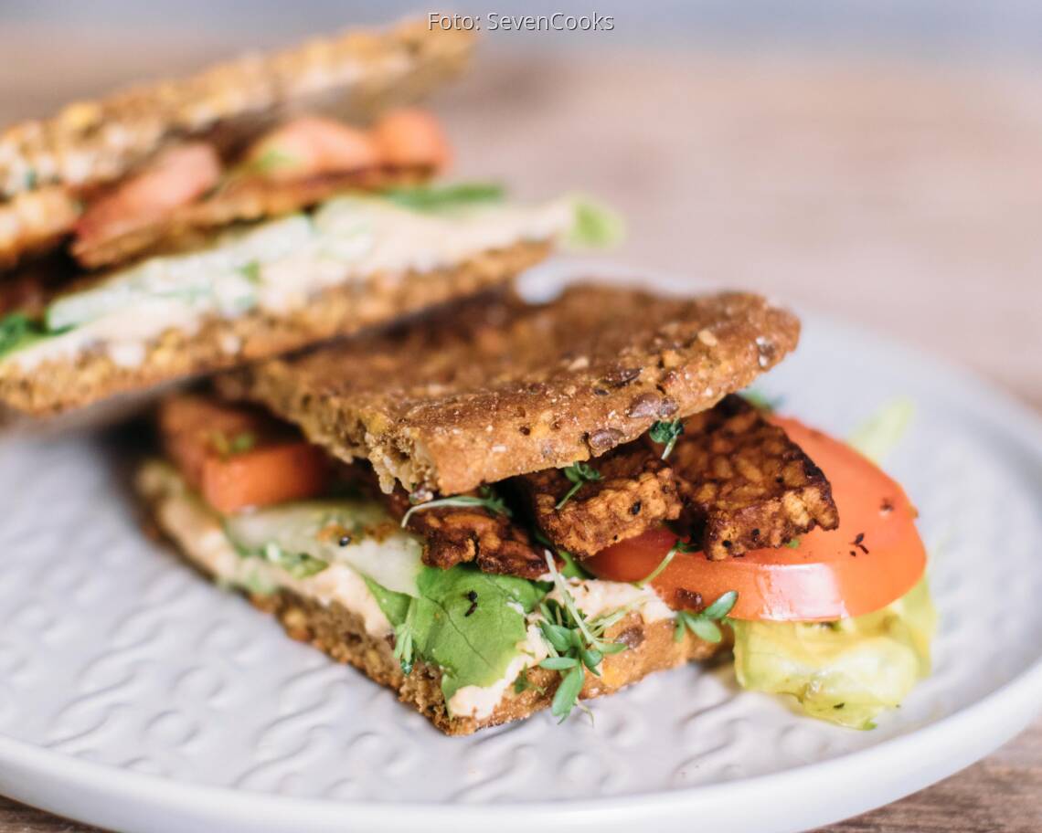 Veganes Rezept: Chrispy Tempeh Sandwich