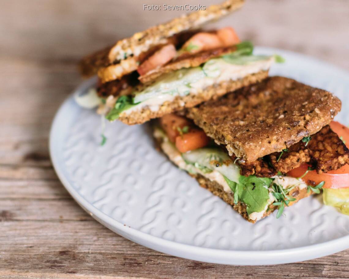 Veganes Rezept: Chrispy Tempeh Sandwich