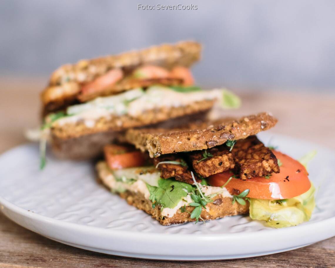 Veganes Rezept: Chrispy Tempeh Sandwich