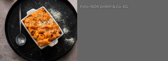 Rezeptbild für "Nudelauflauf mit veganem Parmesan"