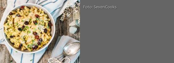 Rezeptbild für "Dinkel-Pasta mit Spitzkohl und cremiger Cashewsauce"