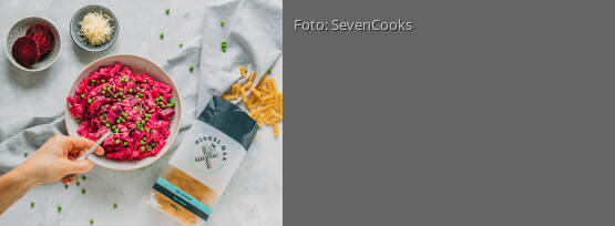 Rezeptbild für "Dinkel Spiralen mit veganer Rote-Bete-Frischkäsesauce"