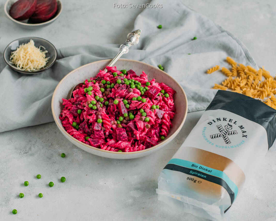 Veganes Rezept: Dinkel Spiralen mit veganer Rote-Bete-Frischkäsesauce 2