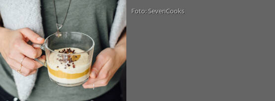 Rezeptbild für "Dinkelgrießbrei mit Fruchtmus"