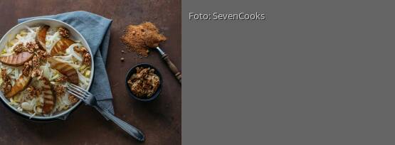 Rezeptbild für "Fenchel-Chicorée-Salat mit karamellisierten Walnüssen und Birnen"