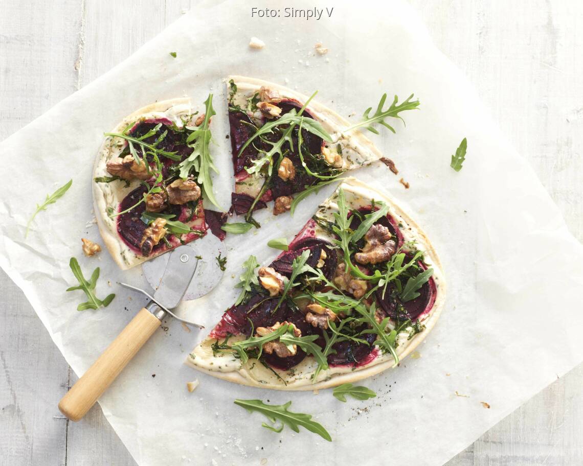 Veganes Rezept: Flammkuchen mit Roter Bete und Walnüsse von Simply V