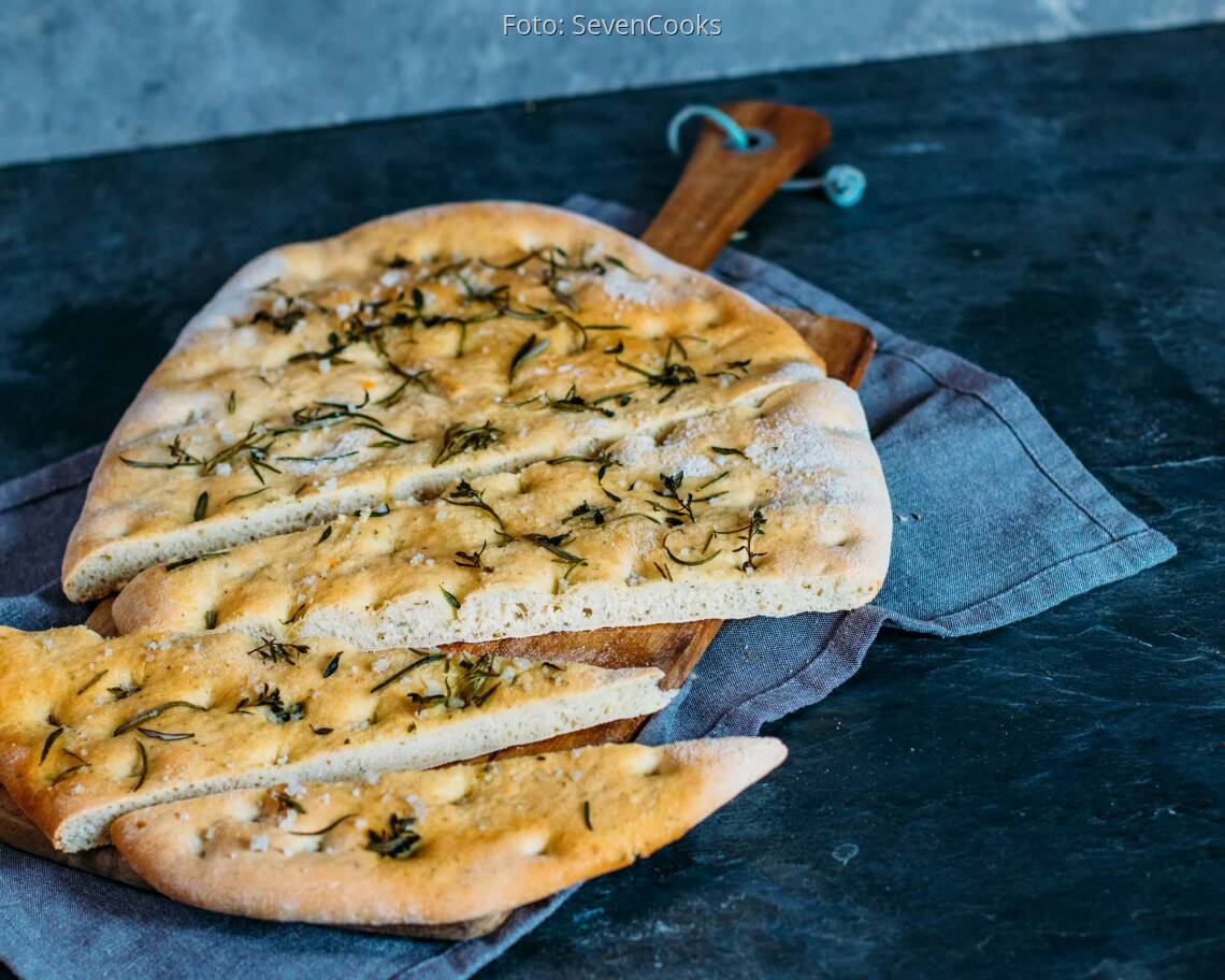 Veganes Rezept: Focaccia mit Rosmarin und Thymian 1