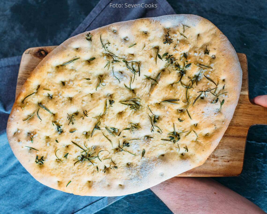 Veganes Rezept: Focaccia mit Rosmarin und Thymian 3