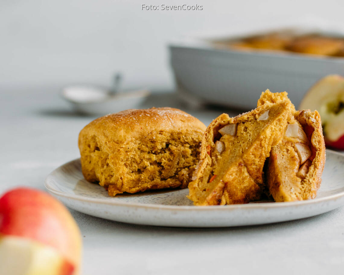 Veganes Rezept: Frühstücksbuchteln mit Kürbis und Apfel 3