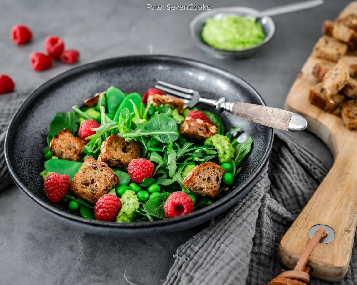 Veganes Rezept: Fruchtiger Brotsalat 3