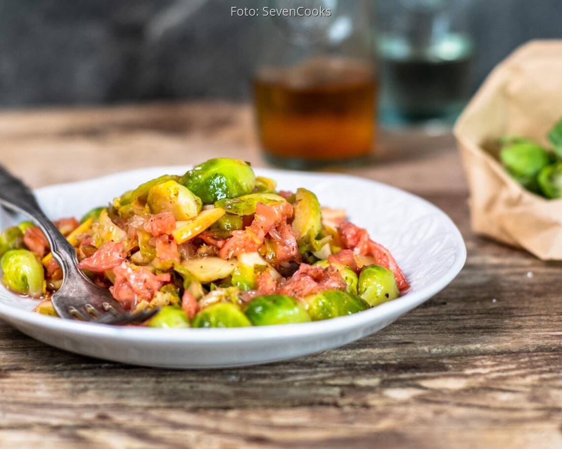 Veganes Rezept: Fruchtiger Rosenkohlsalat mit Himbeerdressing 2