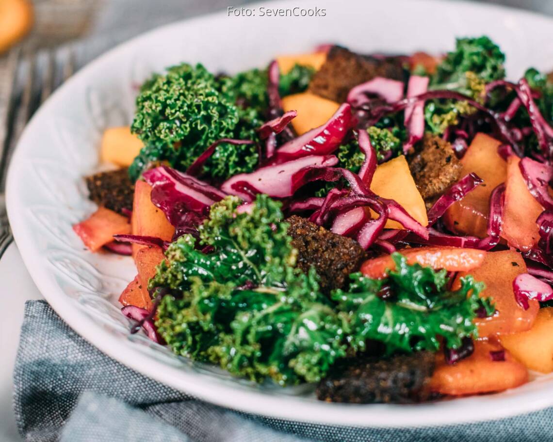 Veganes Rezept: Fruchtiger Rotkohlsalat 3
