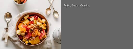 Rezeptbild für "Fruchtsalat mit Nüssen"