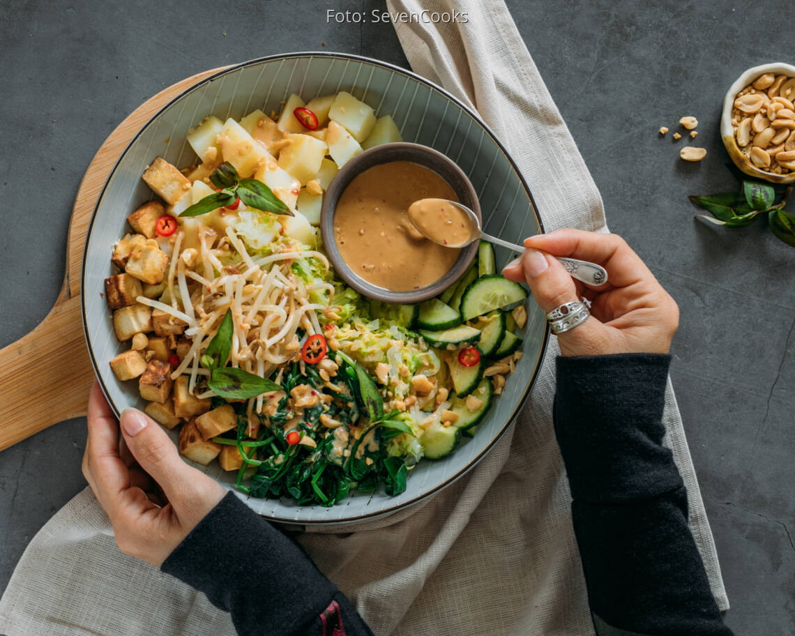 Veganes Rezept: Gado Gado indonesischer Kartoffelsalat