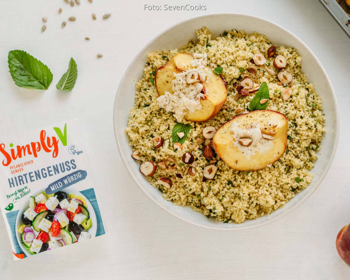 Veganes Rezept: Gebackener Pfirsich-Cousous mit veganem Feta von Simply V 1