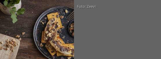 Rezeptbild für "Gebratene Banane mit Schokolade, Nüssen und Kichererbsentofu"