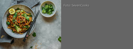 Rezeptbild für "Gebratene Udon-Nudeln mit Gemüse"