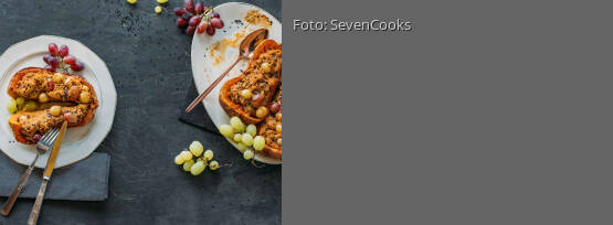 Rezeptbild für "Gefüllter Butternutkürbis mit Weintrauben"