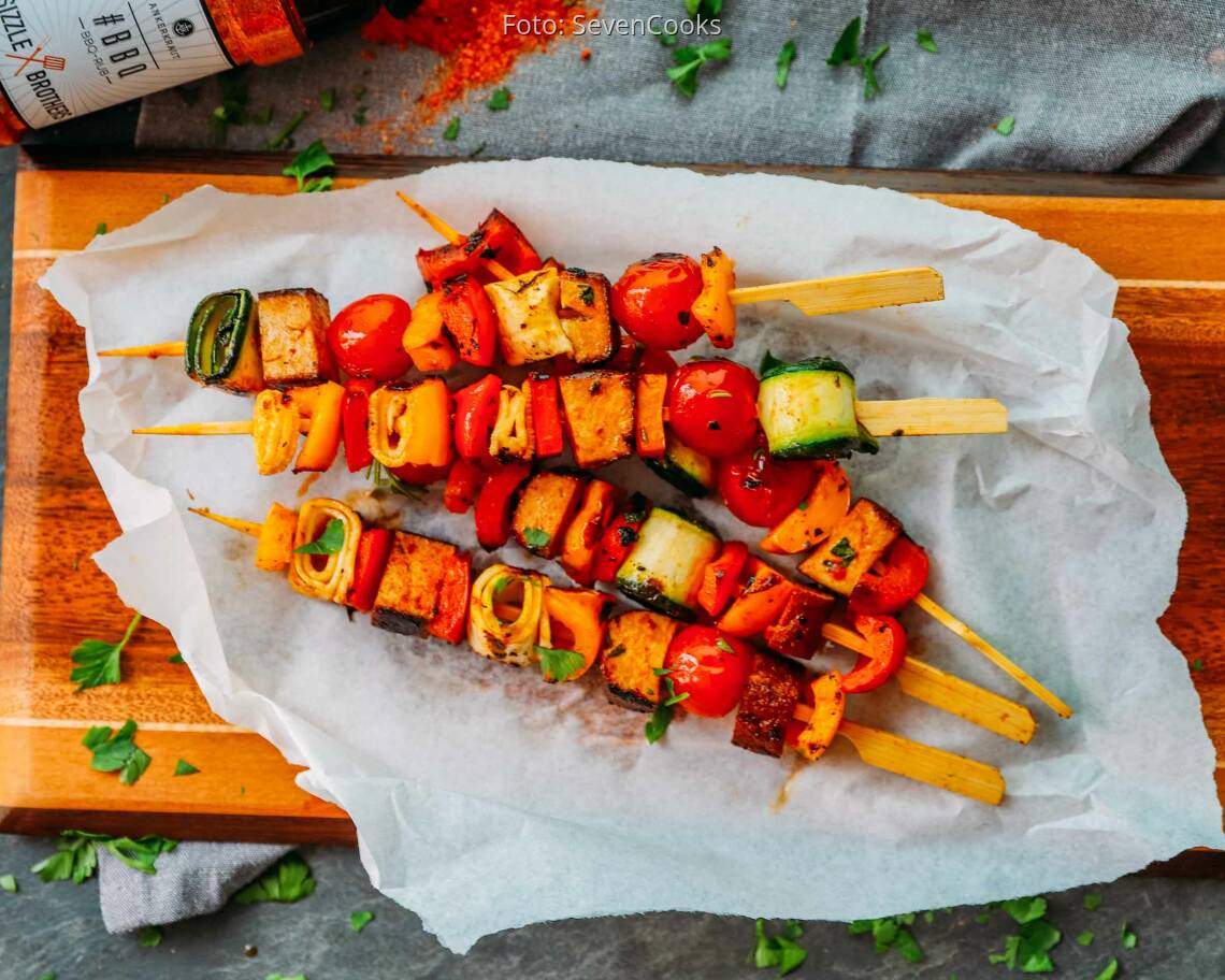 Veganes Rezept: Gemüsespieße mit Tofu 1