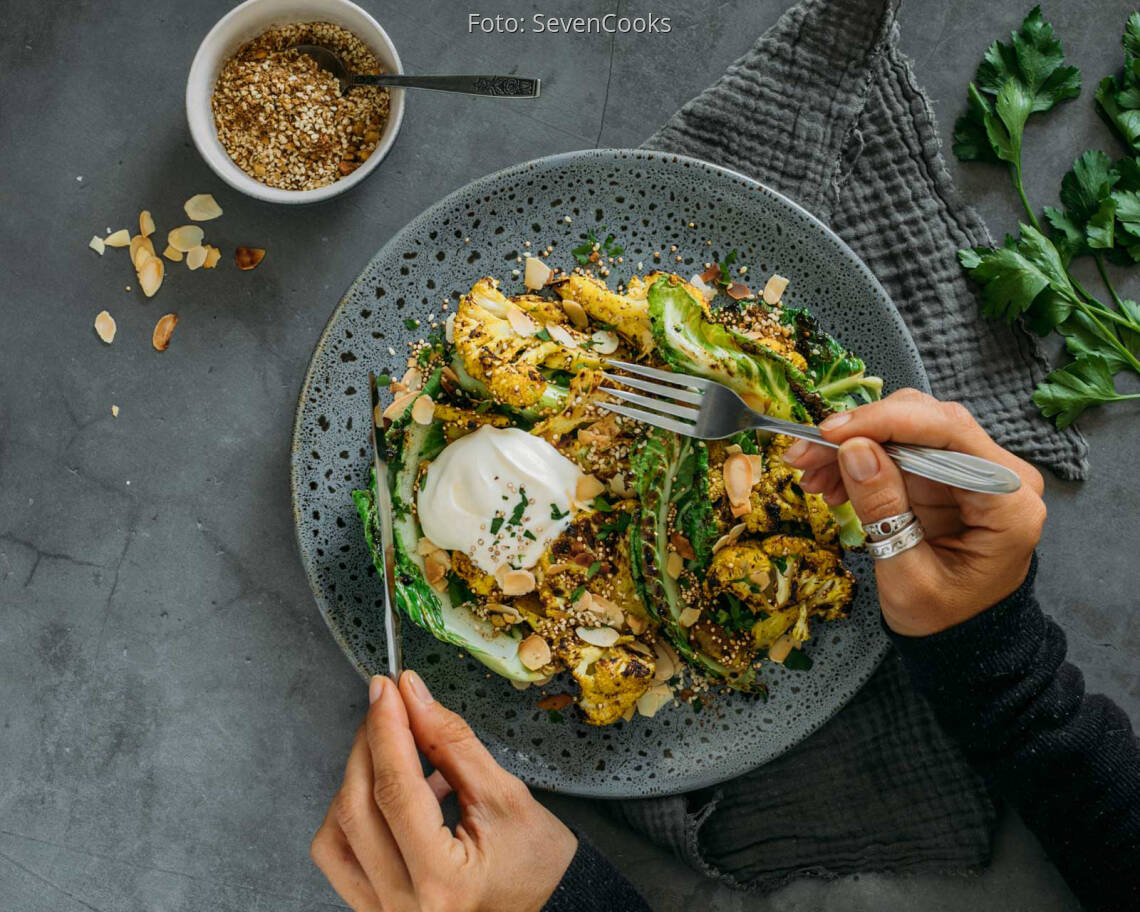 Veganes Rezept: Gerösteter Blumenkohl mit Quinoa