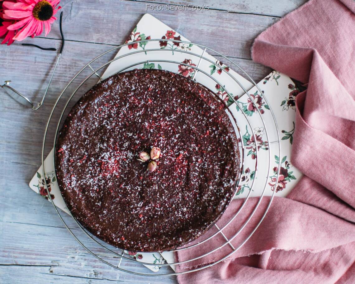 Veganes Rezept: Glutenfreier Rote Bete Schokoladen Kuchen