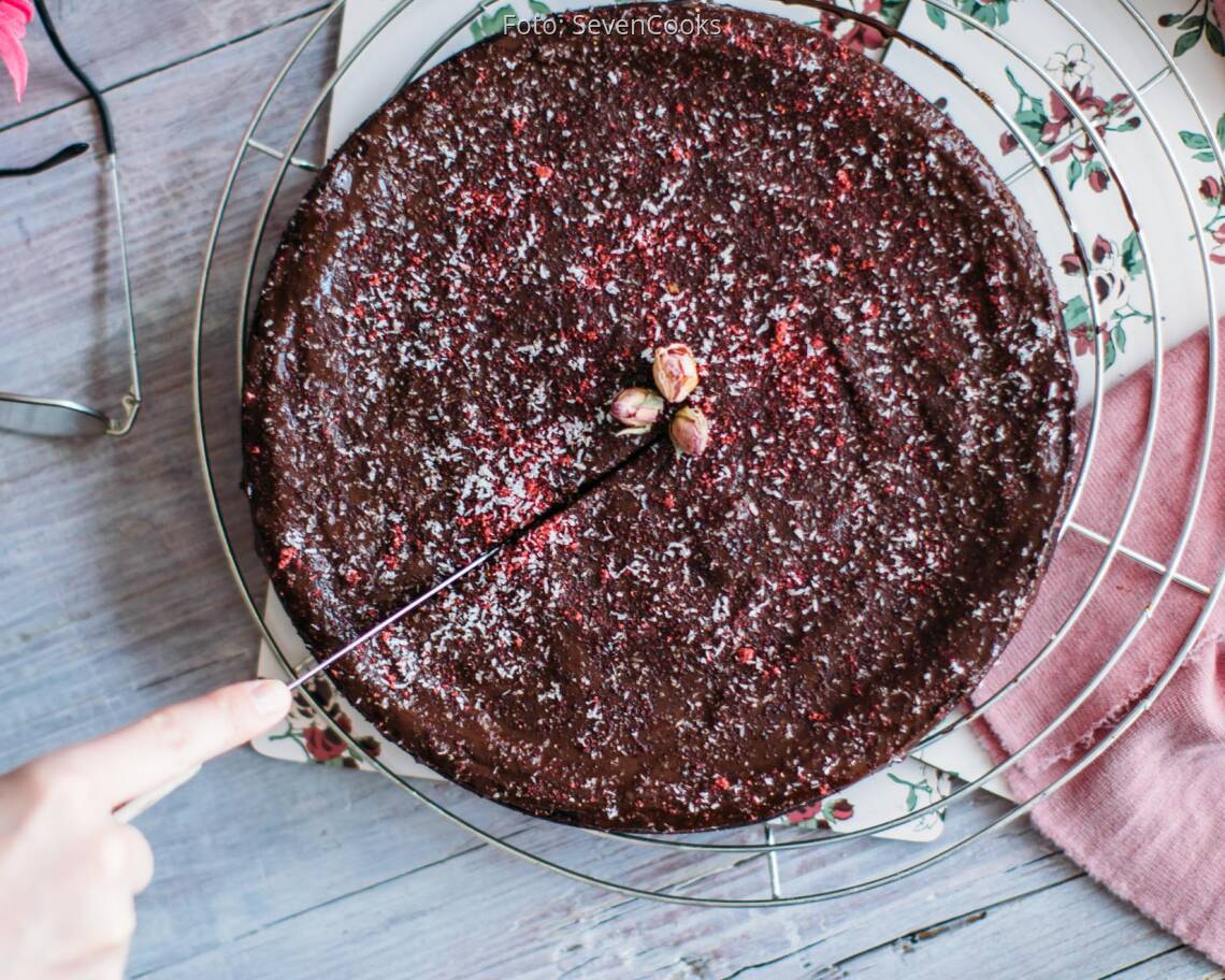 Veganes Rezept: Glutenfreier Rote Bete Schokoladen Kuchen