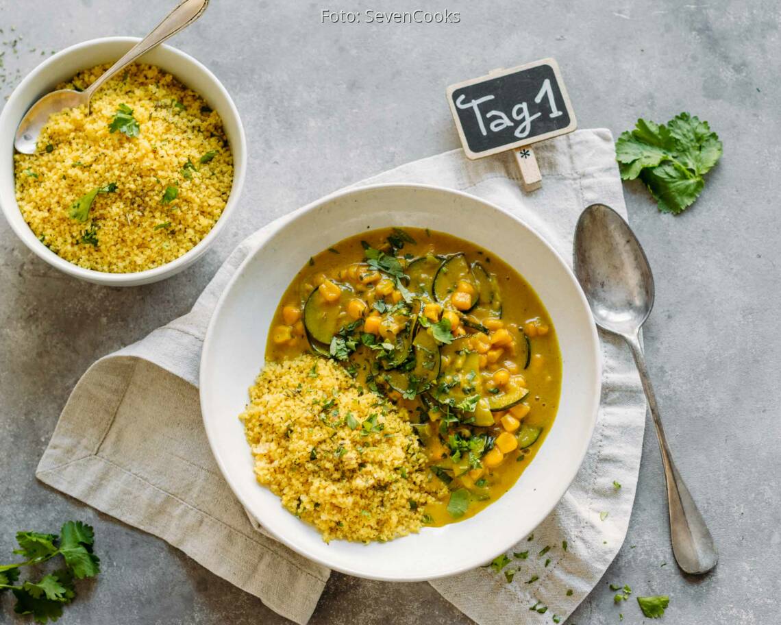 Veganes Rezept: Golden Meal-Prep 1: Curry mit Couscoussalat_1_Schild