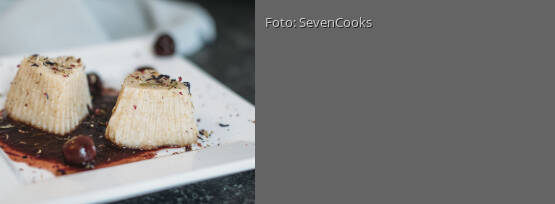 Rezeptbild für "Grießbrei-Dessert mit Kirschkompott"