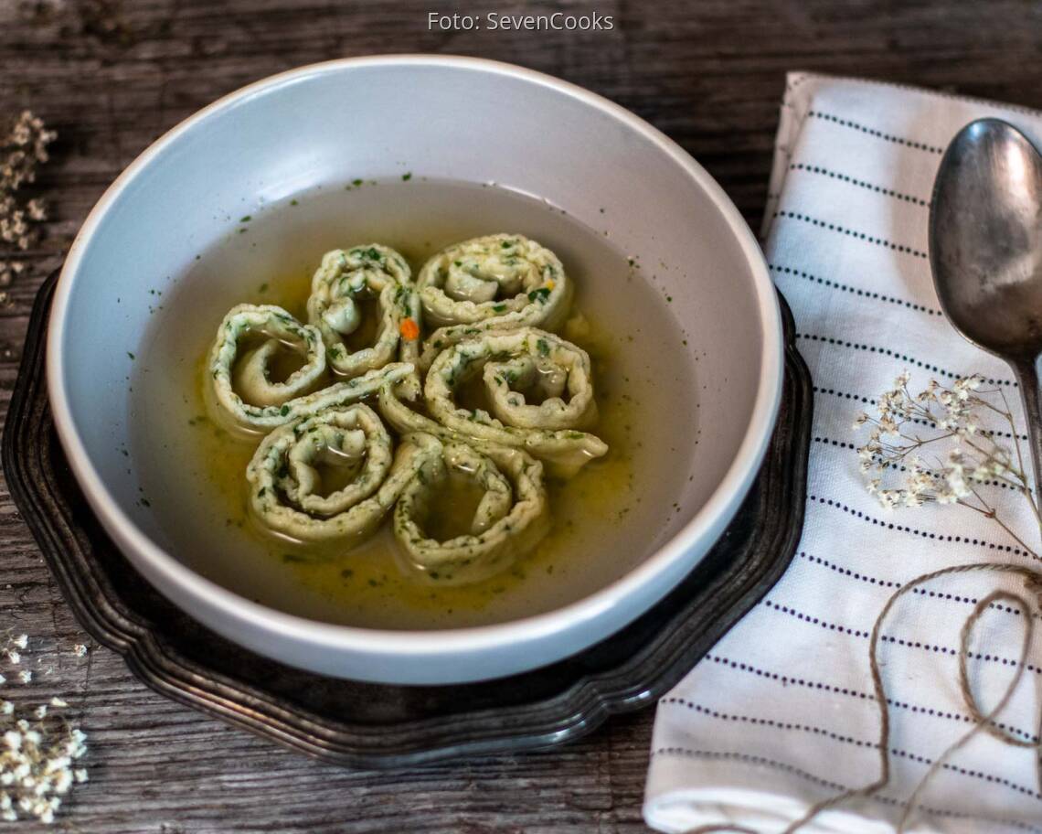 Veganes Rezept: Grüne Flädlesuppe 1