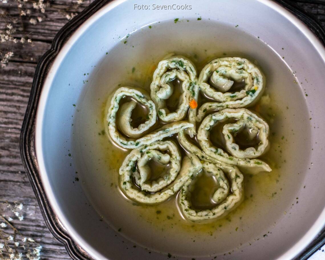 Veganes Rezept: Grüne Flädlesuppe 3