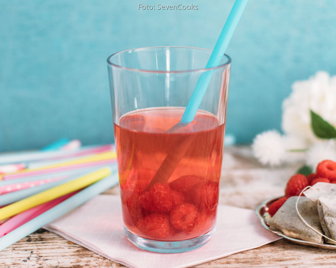 Veganes Rezept: Grüner Eistee mit Himbeeren_2